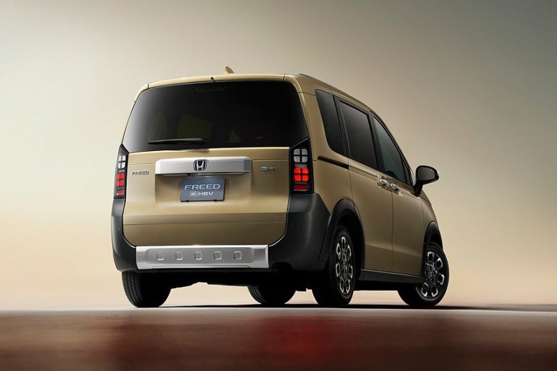 Новый компактвэн Honda Freed выходит на рынок: более солидный дизайн и кросс-версия Выпущен новый компактвэн Honda Freed: более солидный дизайн и кроссоверная версия