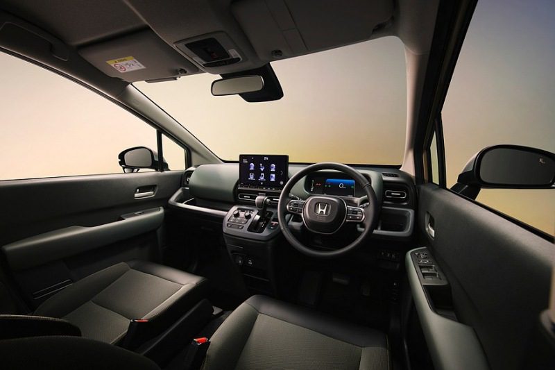 Новый компактвэн Honda Freed выходит на рынок: более солидный дизайн и кросс-версия Выпущен новый компактвэн Honda Freed: более солидный дизайн и кроссоверная версия