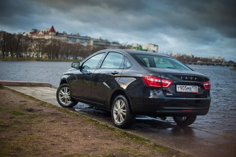 5 причин купить и не купить Lada Vesta I