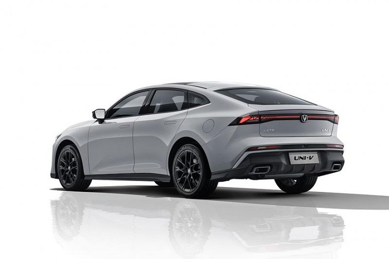 Changan Uni-V с новым дизайном готовится к старту продаж Changan Uni-V представлен с новым дизайном