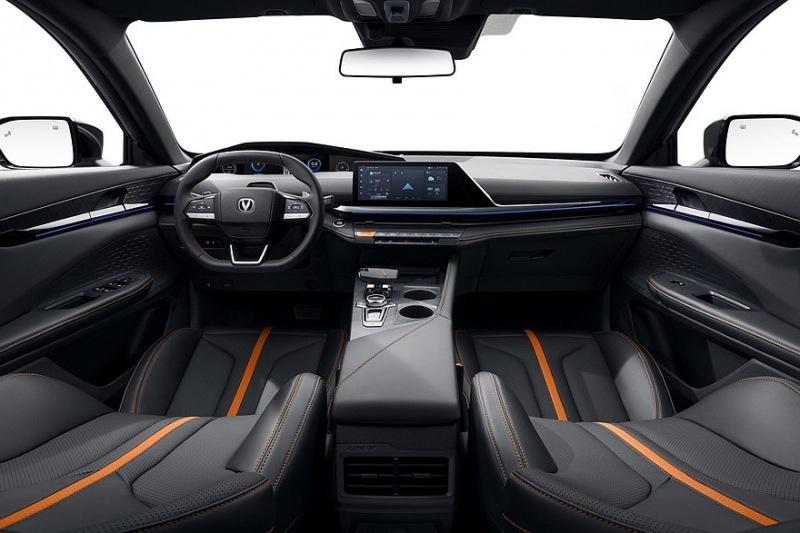 Changan Uni-V с новым дизайном готовится к старту продаж Changan Uni-V представлен с новым дизайном