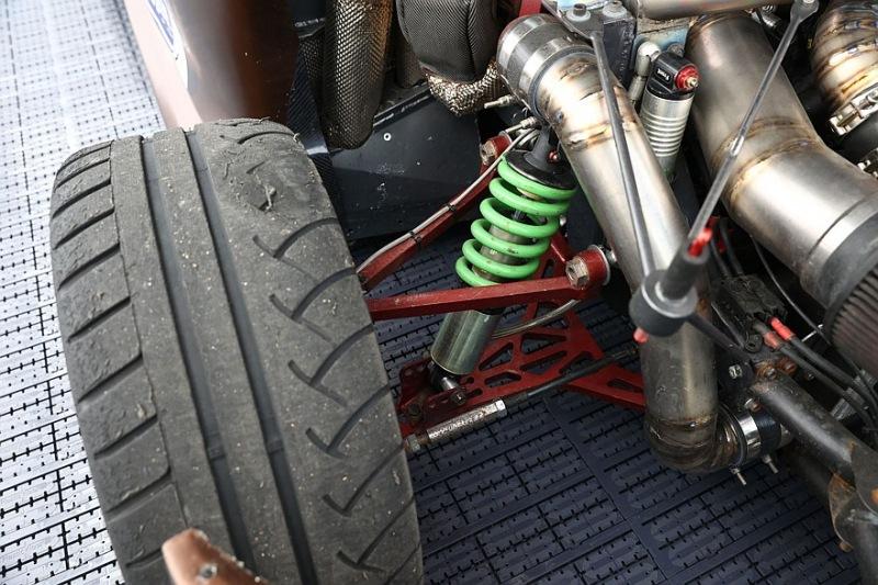 Четыре топливных насоса для 1646 лошадиных сил: тюнинг Dodge Viper SRT для RDS GP Dodge Viper SRT модифицированная версия, мощность 1646 лошадиных сил, четыре топливных насоса