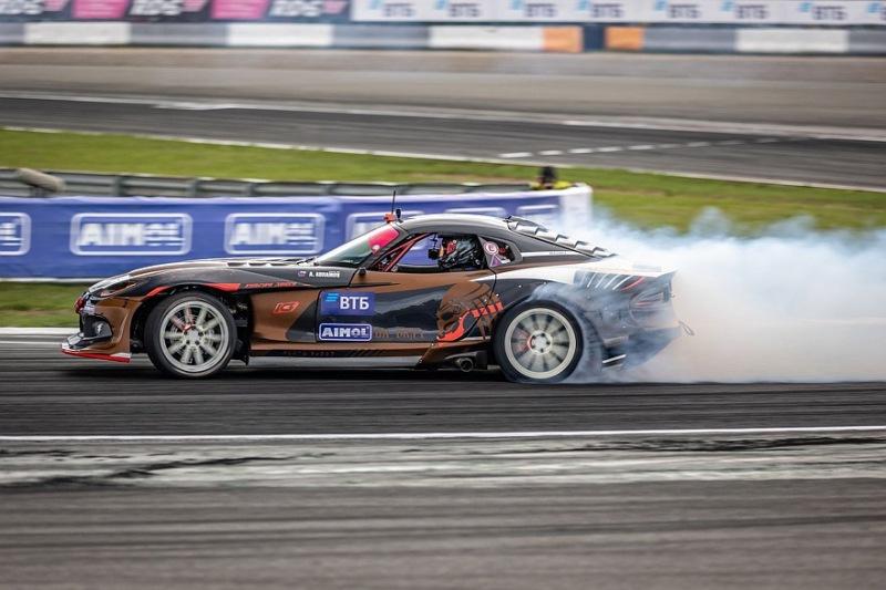 Четыре топливных насоса для 1646 лошадиных сил: тюнинг Dodge Viper SRT для RDS GP Dodge Viper SRT модифицированная версия, мощность 1646 лошадиных сил, четыре топливных насоса