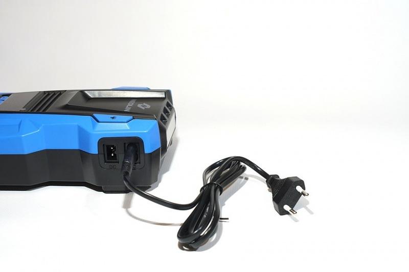 «С 12-ти, потом 220!»: Обзор необычного автомобильного компрессора Neoline DELA-X