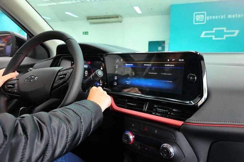 Официальное видео демонстрирует обновленный кроссовер Chevrolet Tracker