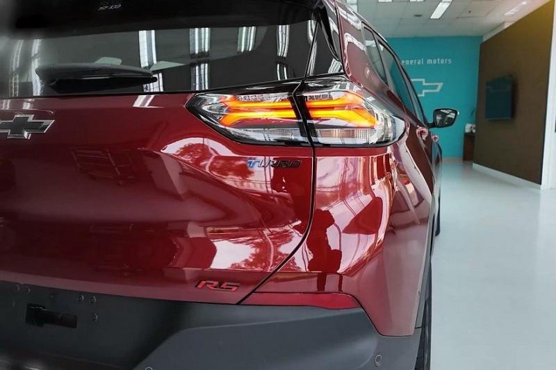 Официальное видео демонстрирует обновленный кроссовер Chevrolet Tracker