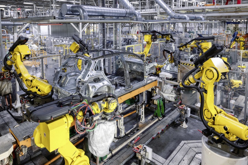 Бывший завод Volkswagen в РФ отправят в очередной простой, хотя запуск конвейера был запланирован