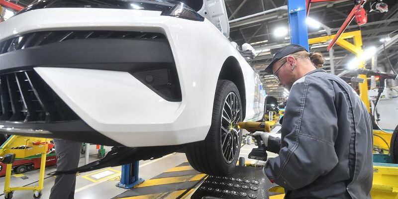 «Москвич» планирует начать выпуск гибридных автомобилей