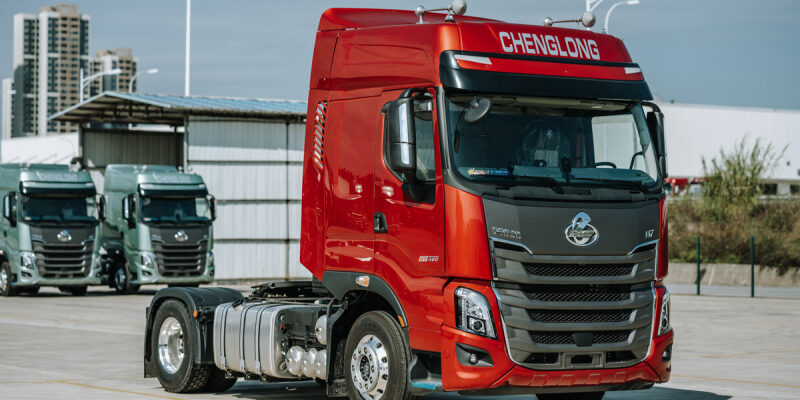 На рынок РФ выходит новый китайский бренд: грузовики Chenglong скоро отправятся к дилерам
