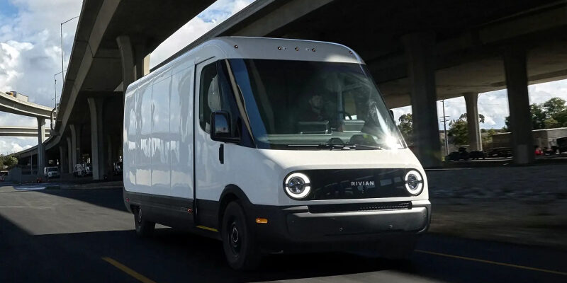 Не Амазоном единым: Rivian запустил свои электрические фургоны в широкую продажу