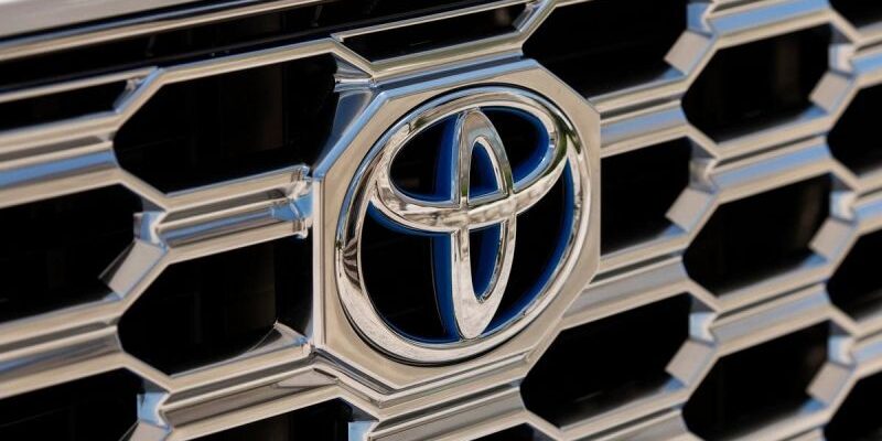 Toyota выпустит «маленький Land Cruiser»