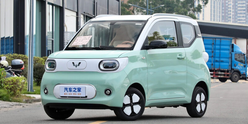 Ульрадешёвый хэтчбек Wuling Hongguang Mini EV: рестайлинг на фоне падения продаж