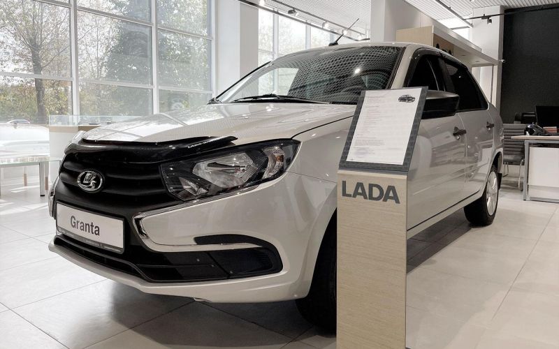 АвтоВАЗ объявил акцию по проверке номеров на Lada Granta