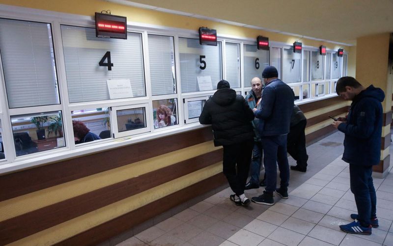 ГИБДД приостановила регистрацию и выдачу прав транспортным средствам в Москве