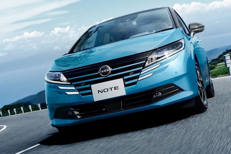 Nissan Note также перешёл на новый фирменный стиль бренда