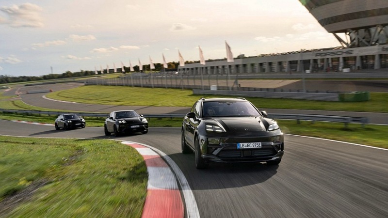 Porsche Macan EV накануне премьеры: фото интерьера и технические подробности
