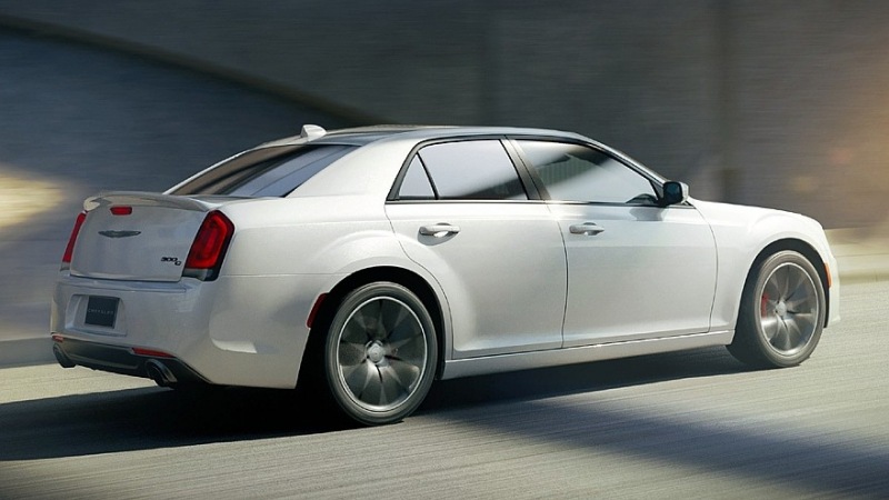 Stellantis прощается с седаном Chrysler 300: топ-версия C уже снята с производства