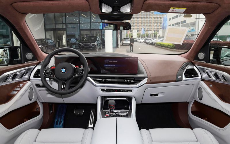 В России стартовали продажи кроссовера BMW XM