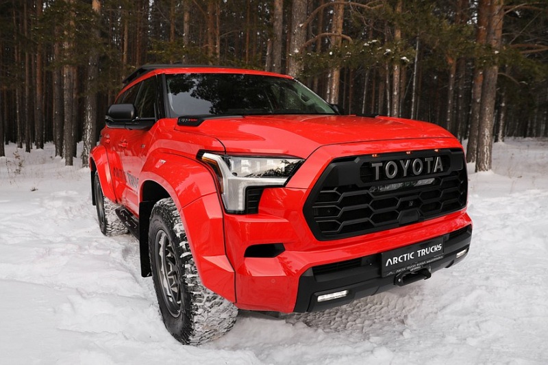 Внедорожник Toyota Sequoia представлен в России в жесткой версии от Arctic Trucks