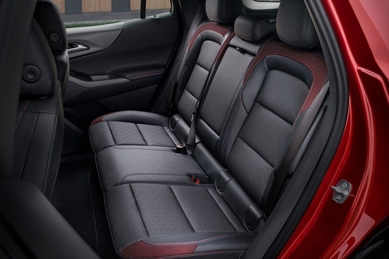 Самый продаваемый Chevrolet Equinox претерпел смену поколения: «внедорожная» версия и новая коробка