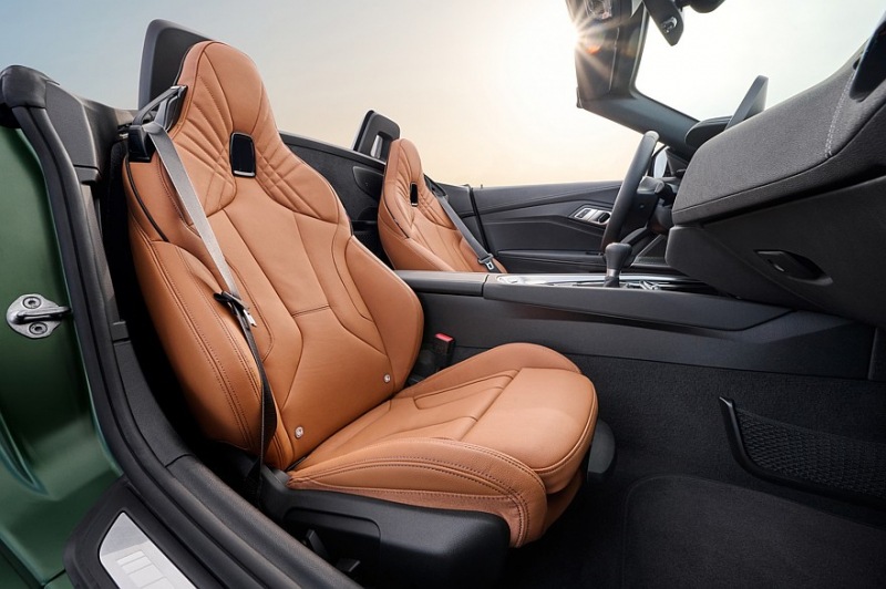 BMW Z4 M40i Pure Impulse: новая топ-версия с МКПП и перенастроенным шасси