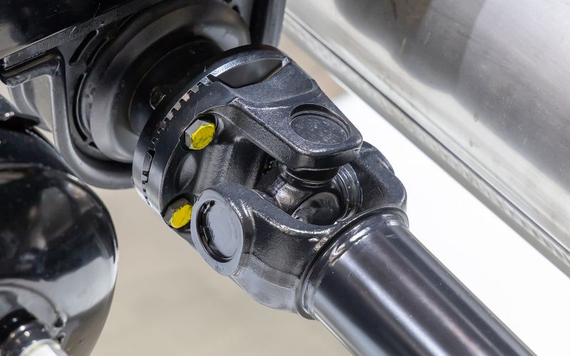 Что такое карданный вал в автомобиле и зачем он нужен