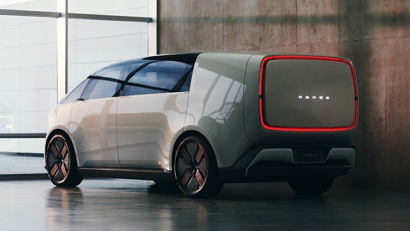 Honda показала пару концептов, намекающих на электромобили будущего. Седан поступит в производство