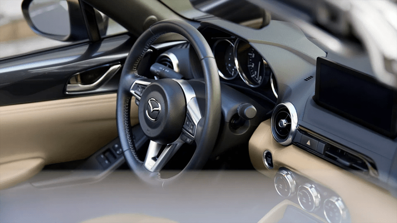 Mazda MX-5 Miata получает новую оптику, мультимедиа и повышенные цены в США