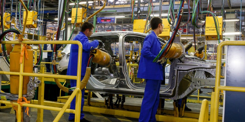 Производство автомобилей в РФ по итогам 2023 года подросло на 16%