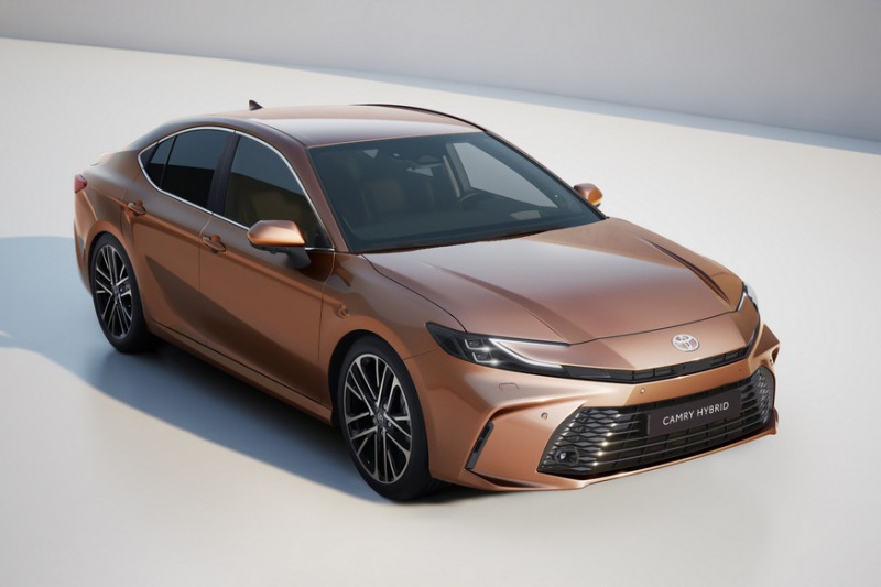 Toyota Camry нового поколения: седан представлен для Европы