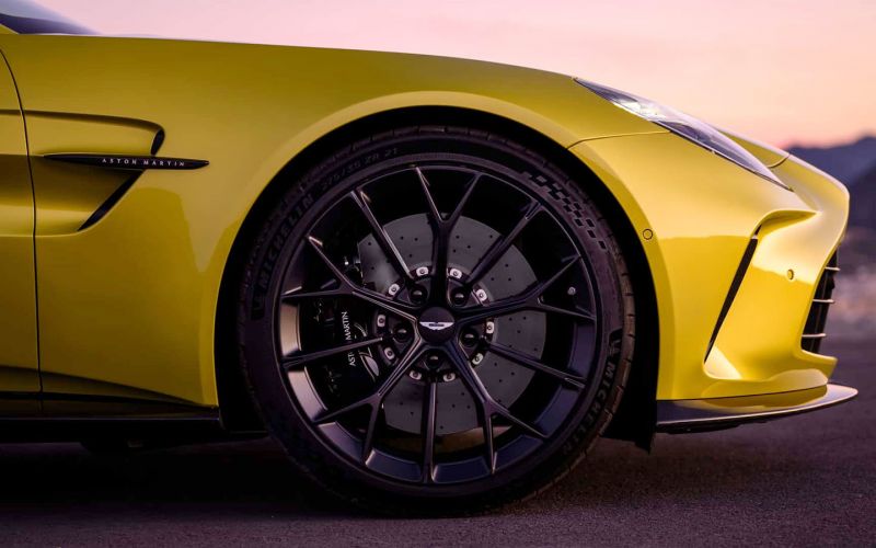 Aston Martin представляет самую мощную модель Vantage за всю историю