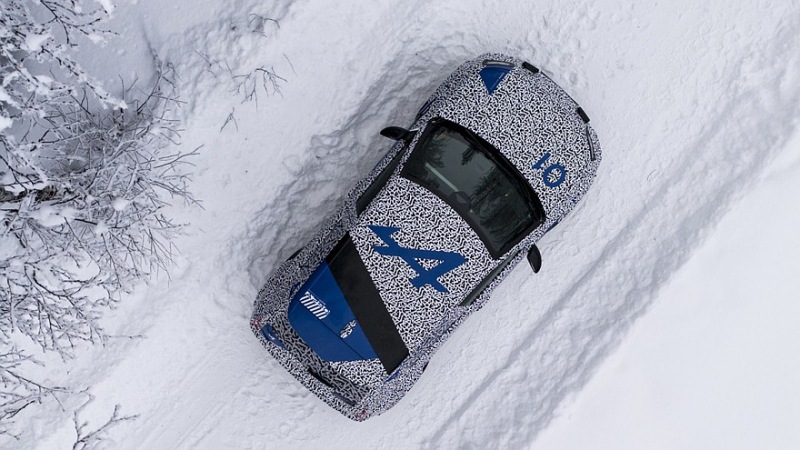 Хот-хэтч Alpine A290 готовится к скорой премьере: прототип отправлен на зимние испытания