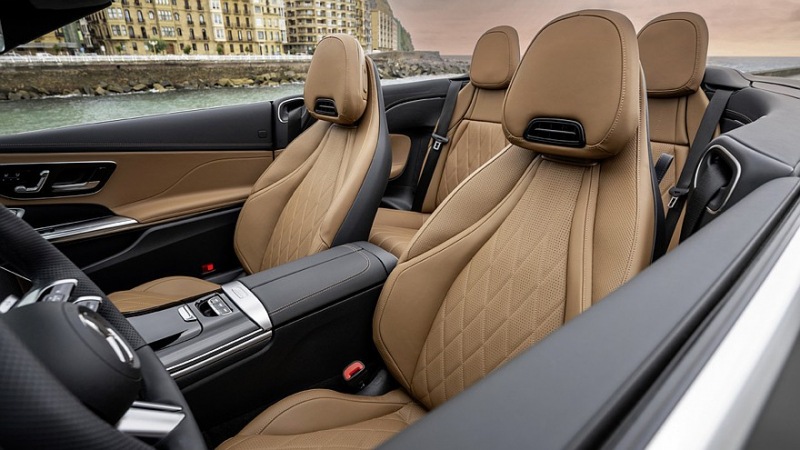 В кабриолете Mercedes-Benz CLE используются сиденья, которые не нагреваются даже под палящим солнцем