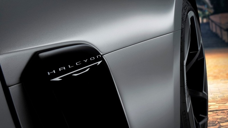 Концепт Chrysler Halcyon намекает на возможного преемника седана Chrysler 300