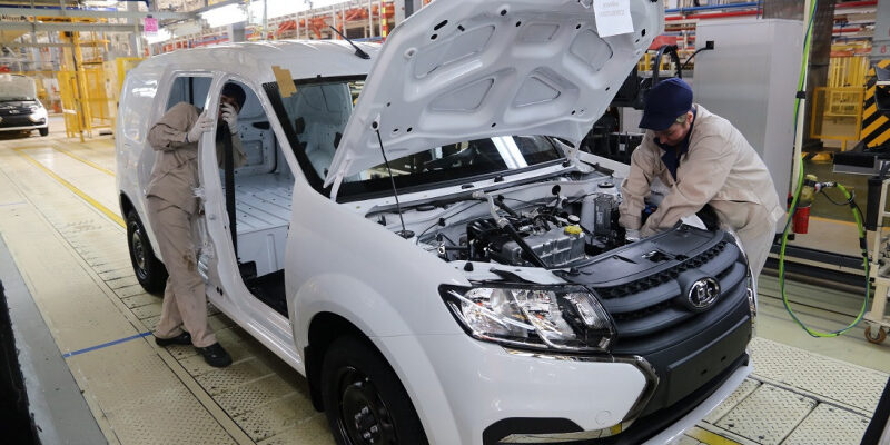 Lada готовится возобновить производство Largus в Ижевске: стартовал выпуск опытной партии