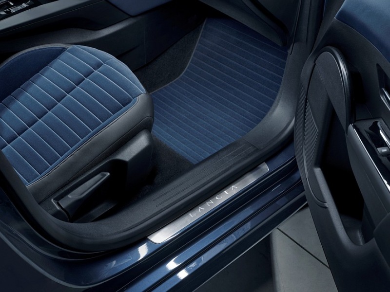 Новая Lancia Ypsilon полностью рассекречена: обещания роскошной мебели и спортивной версии HF