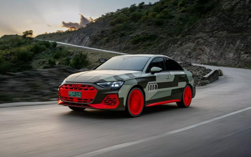 Обновленная модель Audi S3 2025 года стала еще мощнее