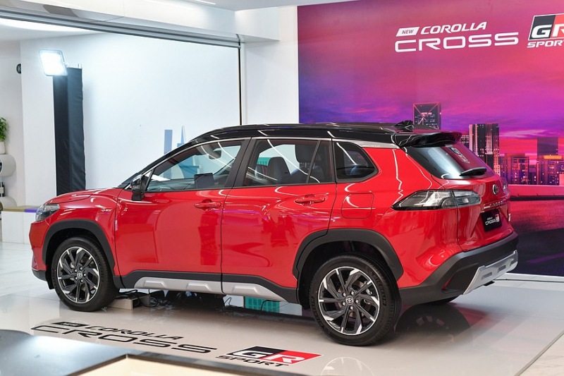 Обновленный кроссовер Toyota Corolla Cross: престижная модель и стиль старых технологий