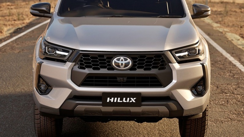 Пикап Toyota Hilux претерпевает последнюю смену модели перед сменой поколения