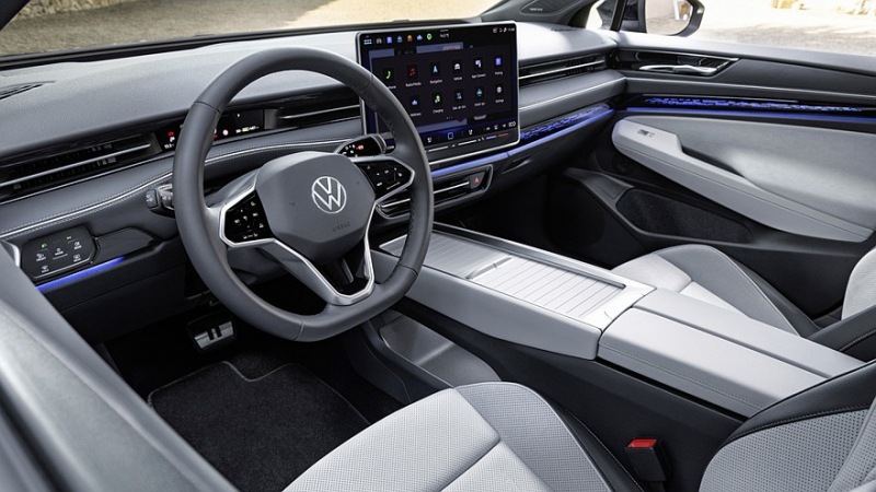 Рядом с Passat Valiant: Volkswagen полностью рассекретил универсал ID.7 Tourer