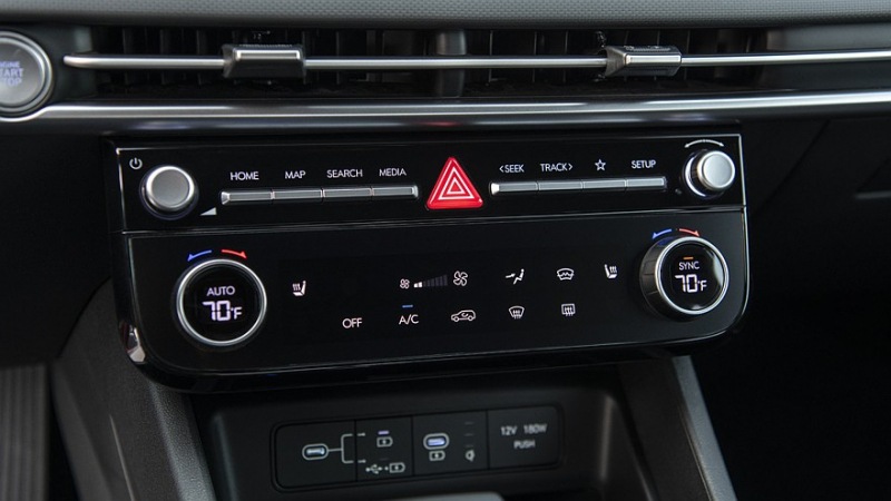 Hyundai обновил Санта-Круз: другая решетка радиатора и оптика, новый дисплей в салоне