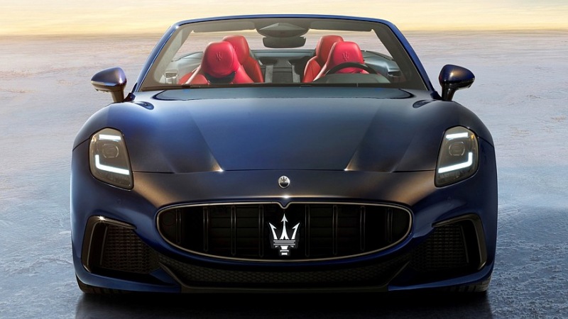 новый Maserati GranCabrio: на 100 кг тяжелее купе, но пока доступен только с бензиновым двигателем