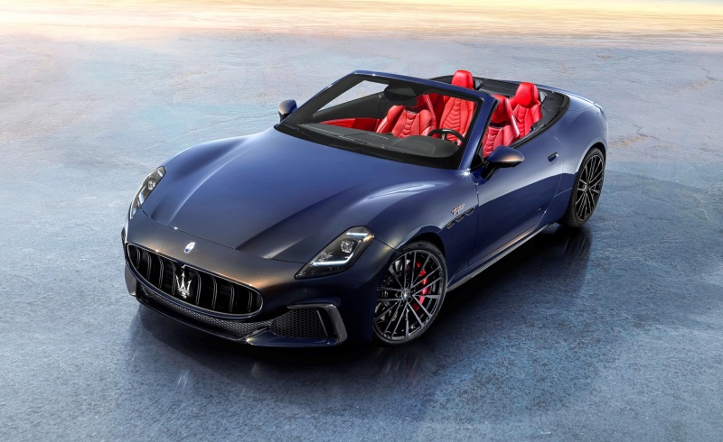 новый Maserati GranCabrio: на 100 кг тяжелее купе, но пока доступен только с бензиновым двигателем