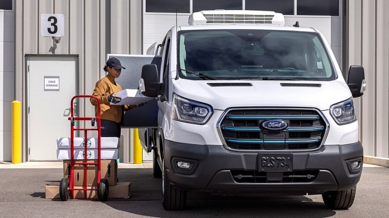 Ford E-Transit обновлен для США: увеличенный аккумулятор и двухканальная зарядка