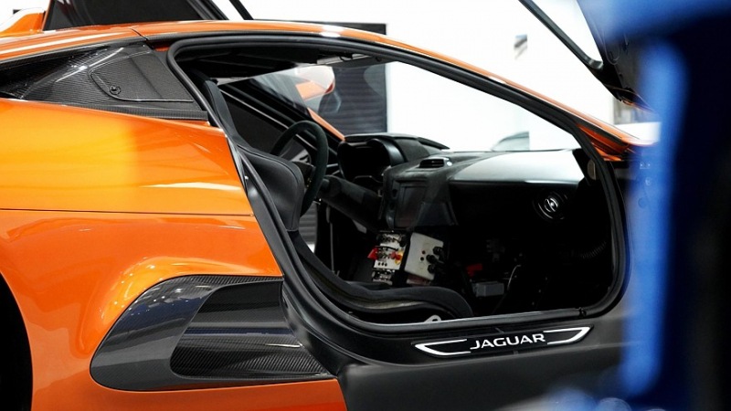 Суперкар Jaguar C-X75 наконец-то отправился в путь благодаря Каллуму