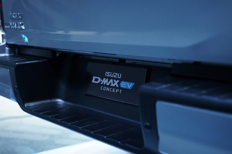 Isuzu D-Max обзавелся электрической версией: пикап сохранил раму и полный привод