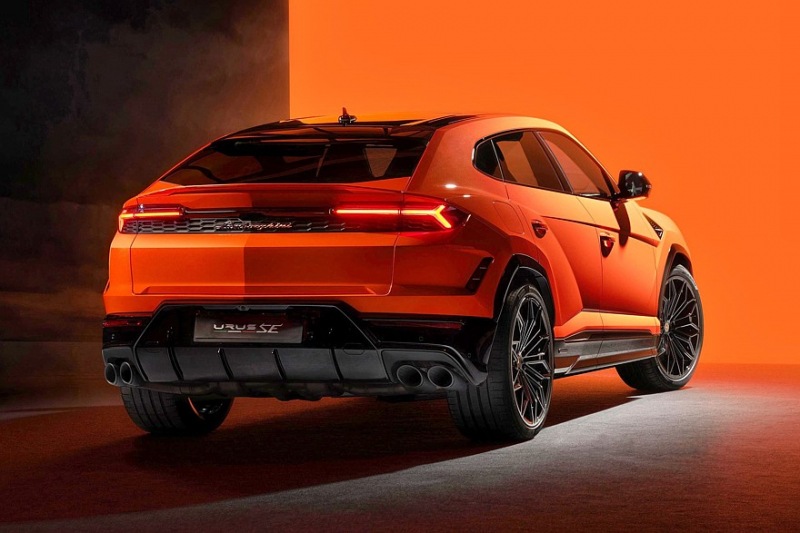 Lamborghini Urus SE: долгожданная гибридная версия мощностью 800 лошадиных сил.