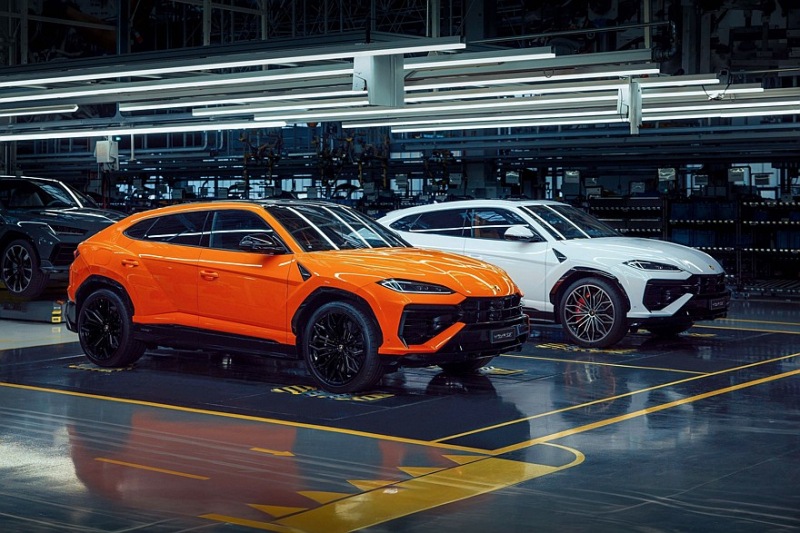 Lamborghini Urus SE: долгожданная гибридная версия мощностью 800 лошадиных сил.