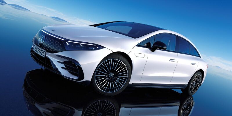 Mercedes EQS в новом поколении избавится от рыбообразного дизайна и сенсорных кнопок