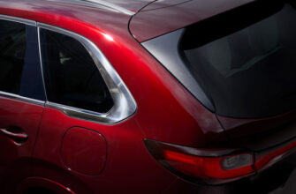 Новый престижный кроссовер Mazda CX-80 показался живьём
